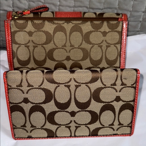 Coach Trifold Canvas & Leather Trim Signature Wallet w Snap Clousure & Checkbook - Picture 16 of 16